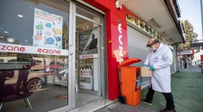 İzmir'de atık maske ve eldivenlere özel tıbbi kova