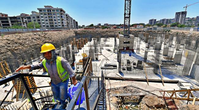  İzmir'de kentsel dönüşüm tam gaz sürüyor