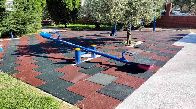 Kemalpaşa Belediyesi Parkları Yeniliyor