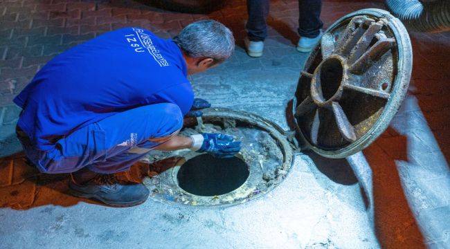 Bostanlı'nın kanalizasyon hatlarında kapsamlı temizlik 