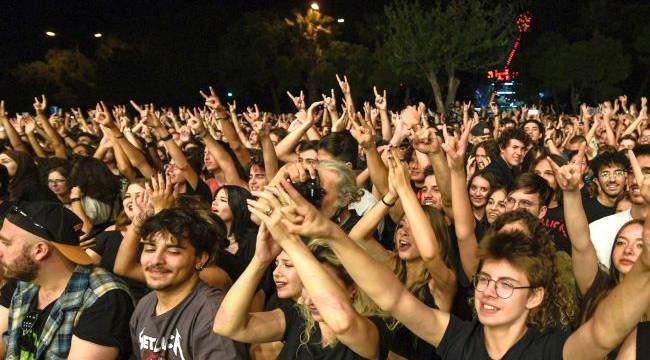 İzmir Fuarı'nda müzik dolu gece