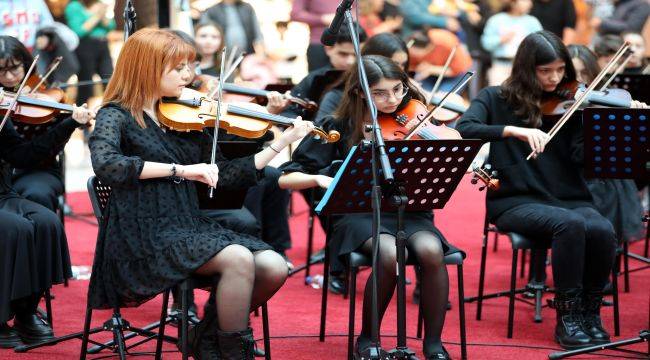 Çocuk senfoni sanatseverleri büyüledi