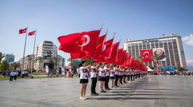 İzmir'de 19 Mayıs coşkusu