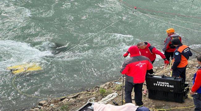 İzmirli dalgıçlar Munzur çayında kaybolan 3 kişiyi arıyor